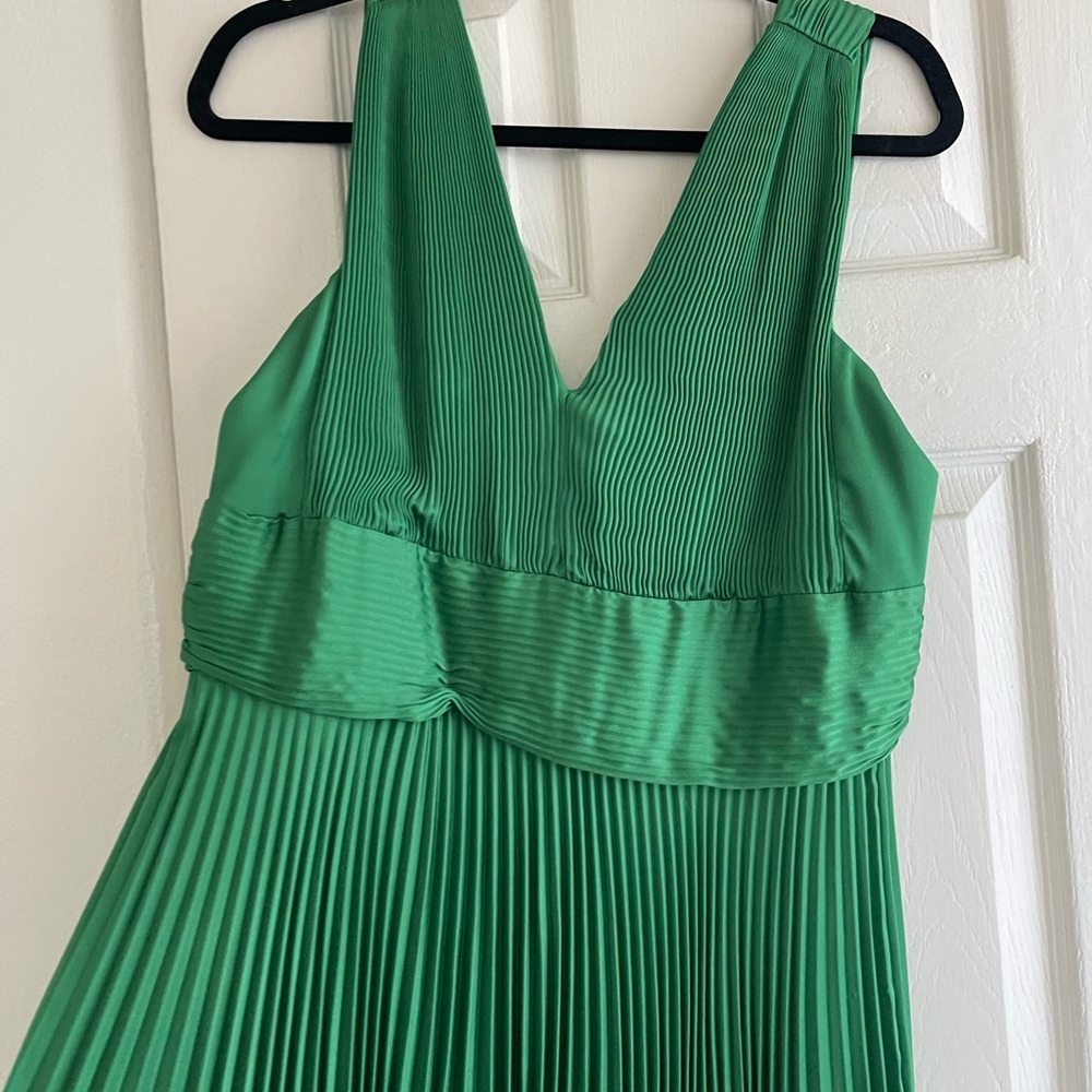 Green long BCBG dress in amazing condition